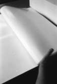Sortering och räkning av papper på Papyrus, 12/5-1970.

Fotograf: Rolf Salomonsson, Wezäta studio, Grafiska Vägen Box 5057, 
402 22 Göteborg 5 Växel 031/40 01 40