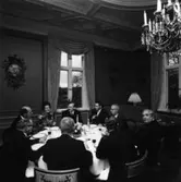 Utdelning av minnesgåvan den 31/10 1970. Middag på Villa Papyrus. (75-årsjubileum).