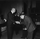 Utdelning av minnesgåvor den 31/10 1975. 80-årsjubileum.