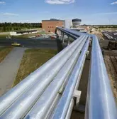 Exteriörbild från Papyrus Nymölla AB. Ledning från massabruket.