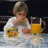 Juiceförpackning. Fotografi för Papyrus årsberättelse 1981.
Foto: Sten Granath, Wezäta.