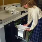 Nymölla kopieringspapper. Fotografi för Papyrus årsberättelse 1980.
Foto: Sten Granath, Wezäta.