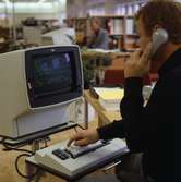 Pappersgruppen, kontoret, Region Väst, dataskärm. Hösten 1982.