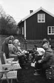 Gökotta på hembygdsgården i Långåker, Kållered, år 1983.

För mer information om bilden se under tilläggsinformation.