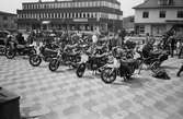 Kållereds Motorklubb har utställning i Kållereds centrum, år 1983. 