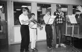Vårkonsert på Ekenskolan i Kållered, år 1983.

För mer information om bilden se under tilläggsinformation.