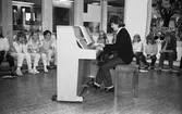 Vårkonsert på Ekenskolan i Kållered, år 1983. 