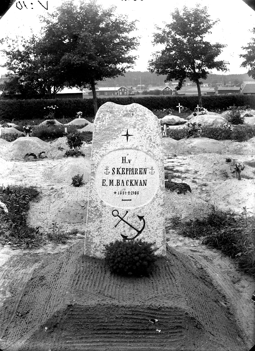 Ellert Johan Viktor Sörman, Skeppare Backmans gravvård. Fotograf E Sörman.