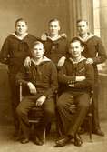 Ett gruppfoto på sjömän.