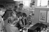 Scouter från Annestorpsdalens scoutkår i Lindome deltar i Jamboree on the air, JOTA, år 1983.

För mer information om bilden se under tillägginformation.
