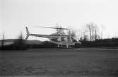 Lindome centrum firar 10-årsjubileum, år 1983. Helikopteruppstigning.

För mer information om bilden se under tilläggsinformation.