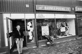 Ny barnboutique, Peter & Lotta, på Hagabäcksleden i Kållered, år 1983. 