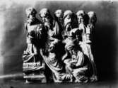 Träskulptur, Jungfru Marias död, 1425-1450.
Från Fellingsbro kyrka, Fellingsbro socken.
Inv. nr: ÖLM-4633.
Örebro Läns Museum, kyrkliga avdelningen.