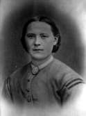En kvinna, bröstbild.Fröken Elsa Eriksson