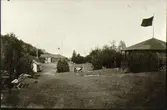 Mössebergs Folkets park. År 1908 startade Verdandi gamla folkparken vid Mösseberg. Fr.o.m. 1911 övergick Folkets Park till eget företag. På möte med  Folkets husförening beslöts den 25 april 1928 om sammanslagning av de båda föreningarna. Men redan 23 augusti följande år enades man om parkens förflyttning och 7 december samma år undertecknades köpkontrakt med Bernhard Gustafsson om förvärv av området å 