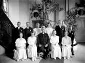 Konfirmander, 6 flickor, 4 pojkar och kyrkoherde B. Mellmström.
Interiör av Norrbyås kyrka.