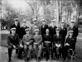 Studentmöte, 12 studenter och kapten Adrian.
1920 års studenter.
Konsulent F. Haegermark