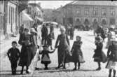 Stora torget omkring förra sekelskiftet. (Bilden skadad).