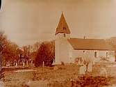 Edsbergs kyrka och kyrkogården.
Beställningsnr: EG-230.