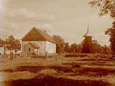 Siene kyrka med klockstapeln.