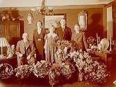 Rumsinteriör, familjegrupp 5 personer.Gustaf Karlssons 50 årsdag.