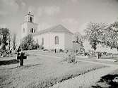 Vintrosa kyrka från vägen.