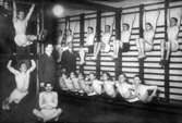 Gymnastik, 18 pojkar.
Sjukgymnast Hugo Schortz