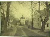 Olshammars kyrka, Sankta Birgitta kyrka.
Till vänster Verner von Heidenstams födelsegård.