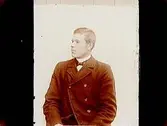 En man, bröstbild.Albin Larsson