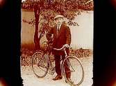 En man med cykel.Erik Källström