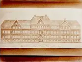 Ritning för Umeå stads folkskola.
Arkitekt Carl Nissen, Drottninggatan 11, Örebro.