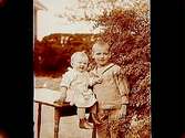 Två barn.Gustaf Löfstedt