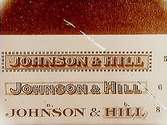 Namnskyltar.
Johnson & Hill