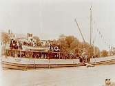 Ångfartyget S/S Måsen vid Hamnplan.
Verkmästarnas utflykt.