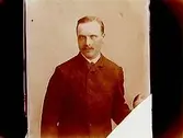En herre, bröstbild.
Byggmästare Johan Johansson