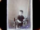 En liten pojke, Sven Elof Lindskog, 2 år.Sam Lindskogs familjebild.