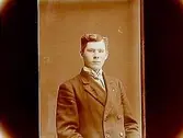En man, bröstbild.
Albert Eriksson