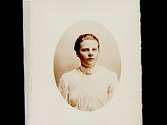 En kvinna, bröstbild.Anna Boström