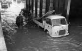 Regn i Örebro i Rudbecksgatan översvämning 30 aug 1968