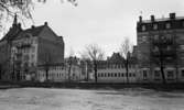 Rubrik till negativbilderna: Stadsmästerskapet, Kuriren besök, Stadsplanering,
Mannekängande på Domus, Båtbyggare 21 mars 1968. 
På bilden ser man Södra Strandgatan jämsides med Svartån. Huset till höger är Industriverket.