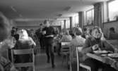 Bespisning Gumaeliusskolan, 19 november 1965

Elever i matsalen.