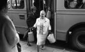 Orubricerat 8 oktober 1965

Kvinna stiger av bussen