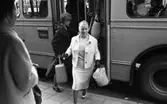 Orubricerat 8 oktober 1965

Kvinna stiger av bussen
