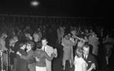 Minnenas 23 maj 1966

Dans i Brunnsparken. Massor med par av kvinnor och män dansar.