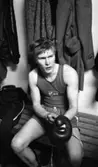 Boxningsgala, 4 december 1965.

Björn Ekstrand i omklädningsrummet vid boxningsgalan i Örebro.