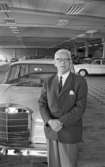 Äldste bilförsäljaren 25 augusti 1965

Sista arbetsdagen på Philipssons i Örebro Bil AB för Axel Ericsson. Bäst beskriven som 'Känd idrottare i alla grenar'.
