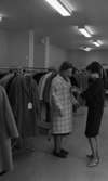 Ny klänningsaffär, 21 mars 1966

Damekipering