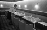 Teatergrillen den 11 mars 1965.

I restaurangen.