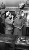 Prinsessbesök 20 september 1965

Prinsessan Christina besöker handelsboden i Wadköping under Ungdomens Dag.