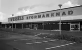 Wessels stormarknad 18 augusti 1967

1967 öppnade Wessels stormarknad (varuhus) i Lillån, Örebro
och under en epok var den mellan Sveriges största handelsplats.